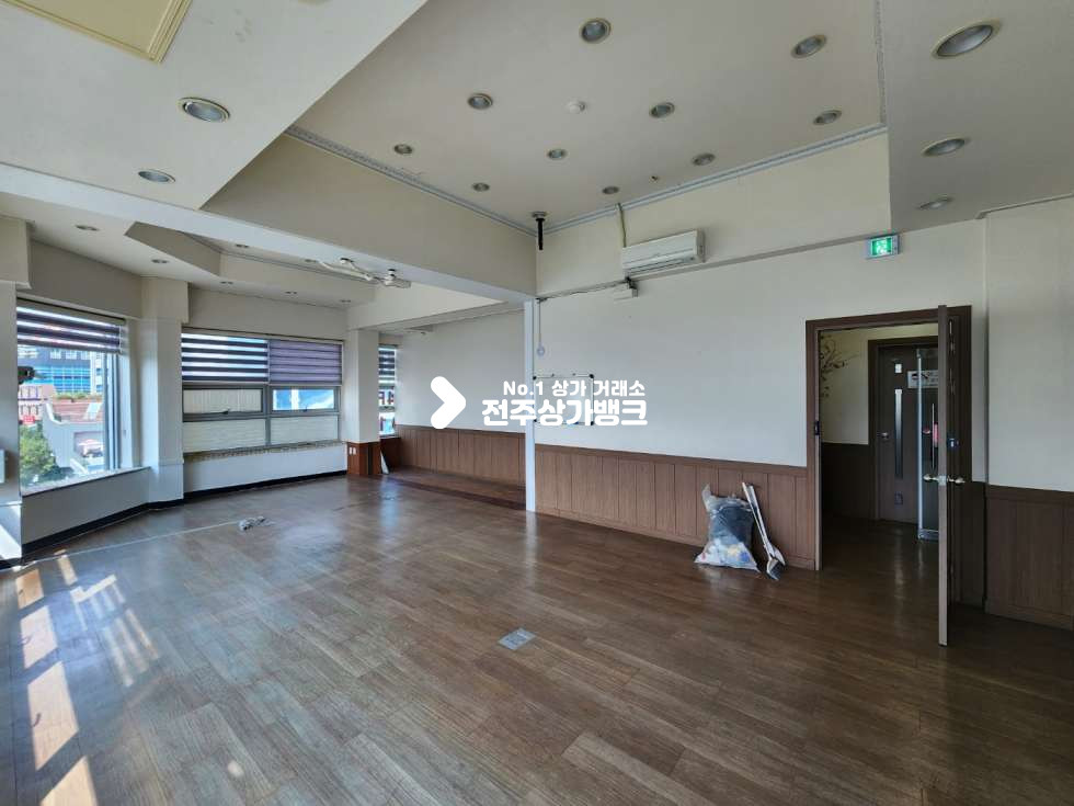 전북 전주완산구 효자동2가 JY 효자동2가 이동교 부근 대로변 저렴한 상가 즉시 입주 가능합니다. 월세 매물번호 13162 사진 3