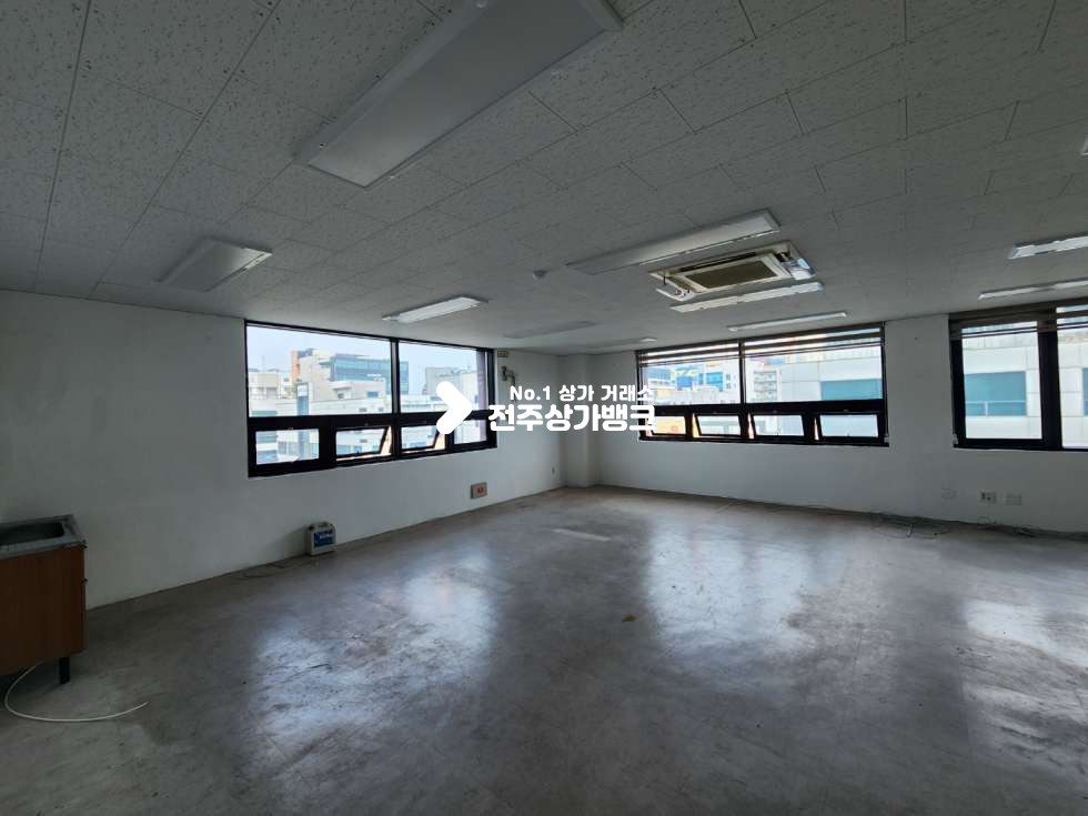 전북 전주완산구 효자동2가 JY 효자동2가 저렴한 월세 에어컨 ,싱크대 완비 즉시입주 가능합니다 . 월세 매물번호 13165 사진 1