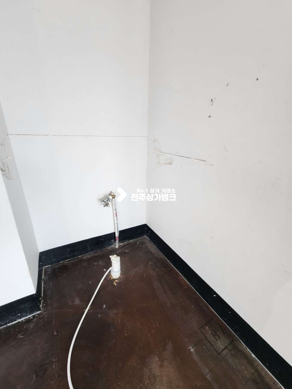 전북 전주완산구 효자동2가 JY 광고효과 좋게 양벽면 유리벽으로 시공된 깔끔한 빌라상가 즉시입주 가능합니다. 월세 매물번호 13180 사진 8