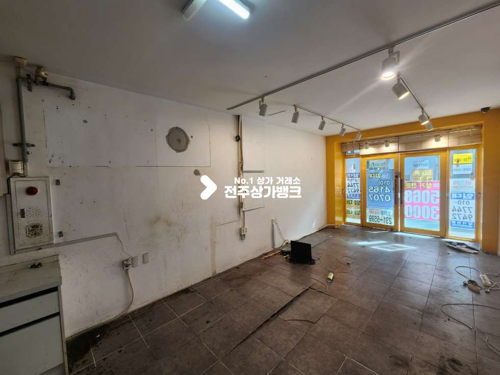 전북 전주완산구 효자동2가 효자동2가 저렴한 인테리어 되어있는 상가 즉시입주가능합니다. 월세 매물번호 12433 사진 4