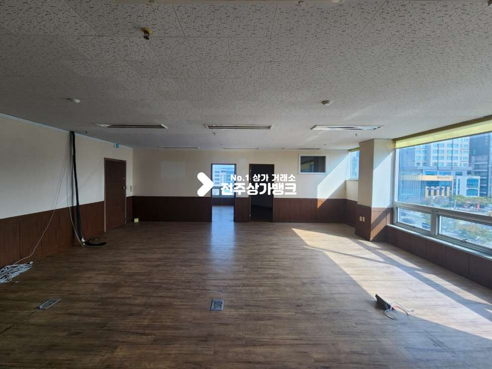 전북 전주완산구 효자동3가 JY 효자동3가 칸막이 잘나눠져 있고 저렴한 가격의 39평 넒은 사무실 임대 즉시입주가능합니다. 월세 매물번호 13201 사진 4