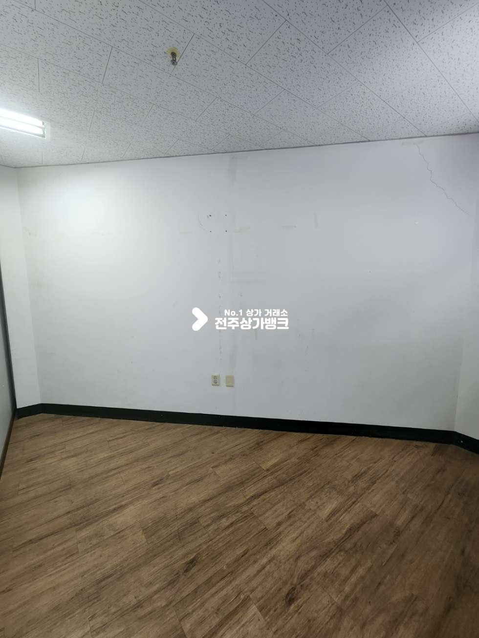 전북 전주완산구 효자동3가 JY 효자동3가 칸막이 잘나눠져 있고 저렴한 가격의 39평 넒은 사무실 임대 즉시입주가능합니다. 월세 매물번호 13201 사진 8
