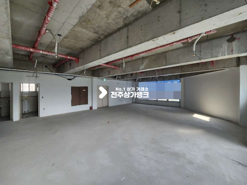 전북 전주완산구 효자동3가 JY 효자동3가 대형 상가임대 칸막이 시공되어있으며 총 5룸 즉시입주 가능합니다. 월세 매물번호 13202 사진 5