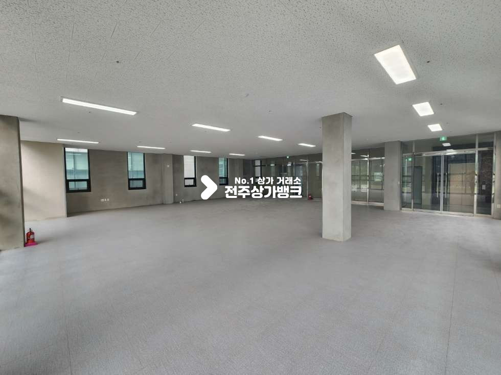 전북 전주완산구 효자동2가 효자동2가 롯데마트 인근 넒은 사무실 통창으로 분할가능(2000/100) 광고효과 좋은곳 월세 매물번호 12890 사진 6