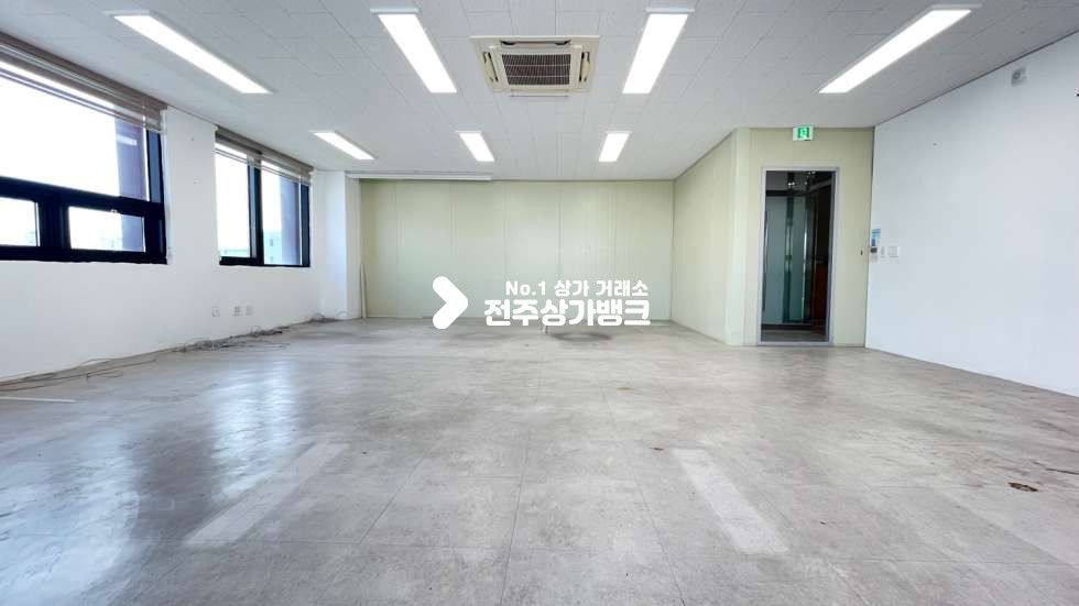 전북 전주완산구 효자동2가 JH✨중기업청인근✨✨시스템냉난방기설치된✨35평✨교육실,세미나실✨적극추천~~~ 월세 매물번호 13221 사진 4