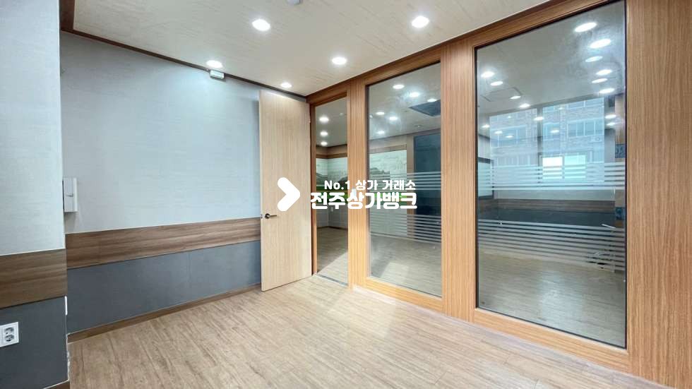 전북 전주완산구 삼천동1가 JH ★ 삼천동1가★3층★36평대★학원,교육장★적극추천⭐️~~ 월세 매물번호 13230 사진 20