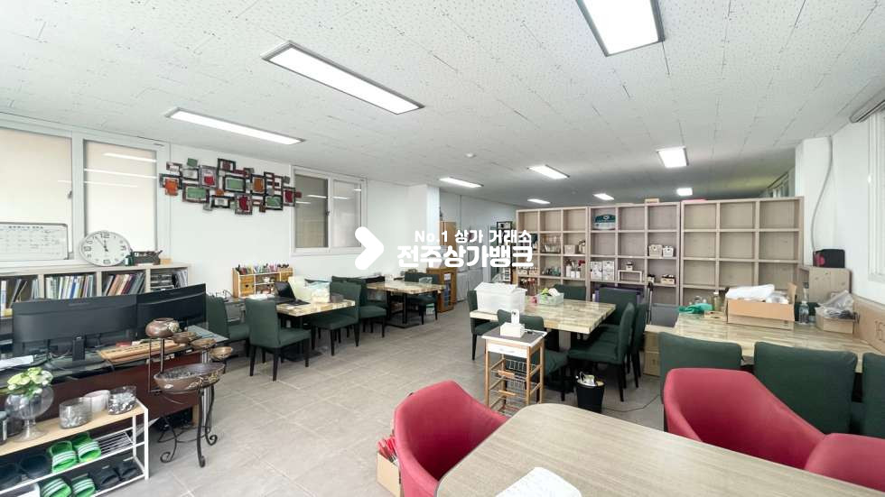 전북 전주완산구 중화산동2가 JH★★중화산동★★35평★★인테리어사무실★★공방★★적극추천★★내부씽크대★★화장실있음~ 월세 매물번호 13264 사진 1