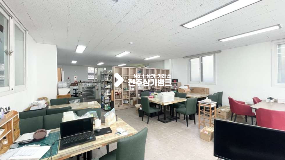 전북 전주완산구 중화산동2가 JH★★중화산동★★35평★★인테리어사무실★★공방★★적극추천★★내부씽크대★★화장실있음~ 월세 매물번호 13264 사진 3