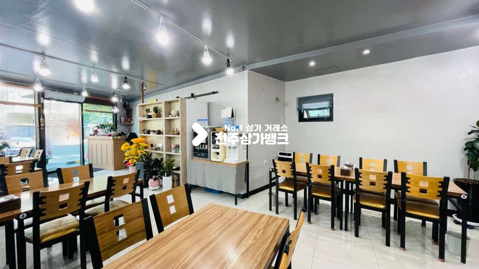 전북 전주완산구 평화동2가 JH ★★ 평화동 ★★대로변 ★★24평대 ★★카페,미용실,재료상 ★★적극 추천드려요~~!! 월세 매물번호 13267 사진 10