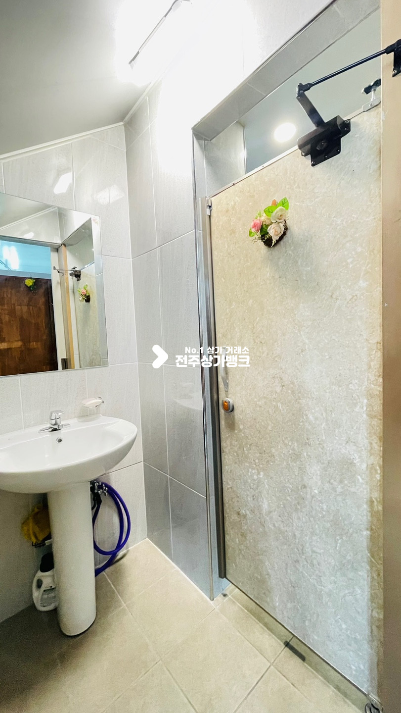 전북 전주완산구 평화동2가 JH ★★ 평화동 ★★대로변 ★★24평대 ★★카페,미용실,재료상 ★★적극 추천드려요~~!! 월세 매물번호 13267 사진 12
