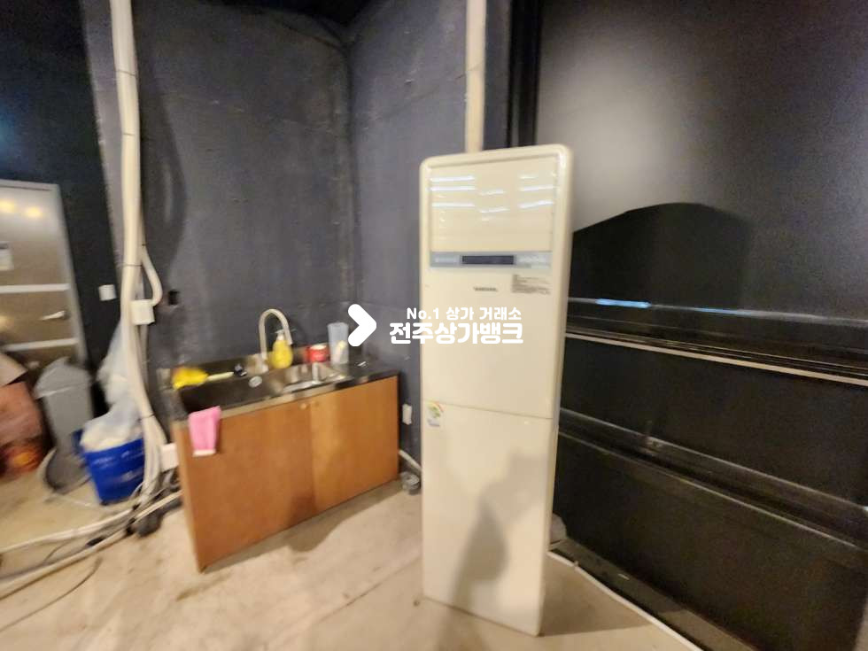 전북 전주완산구 효자동3가 JY 효자동 신시가지 중앙 홀덤바 저렴한 권리금 상권 최상 협의 입주 가능합니다. 월세 매물번호 13270 사진 8