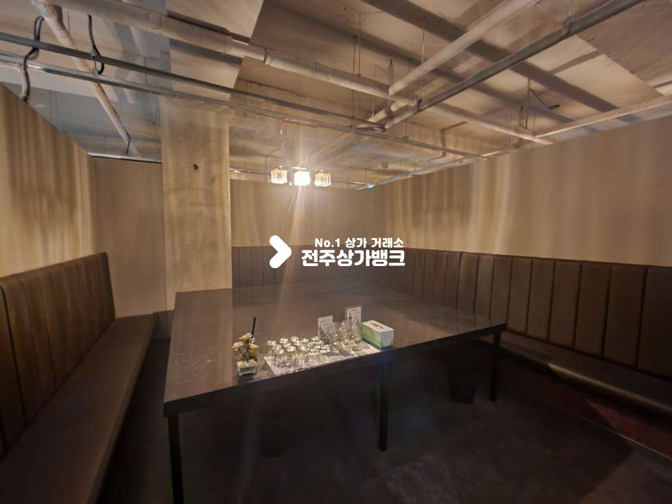 전북 전주완산구 효자동3가 JY 신시가지 위치좋은 빠상가 실면적 100평의 넒고 럭셔리한 빠상가 룸 9곳 대형 주방 완비 권리금협의가능 합니다. 월세 매물번호 13297 사진 9