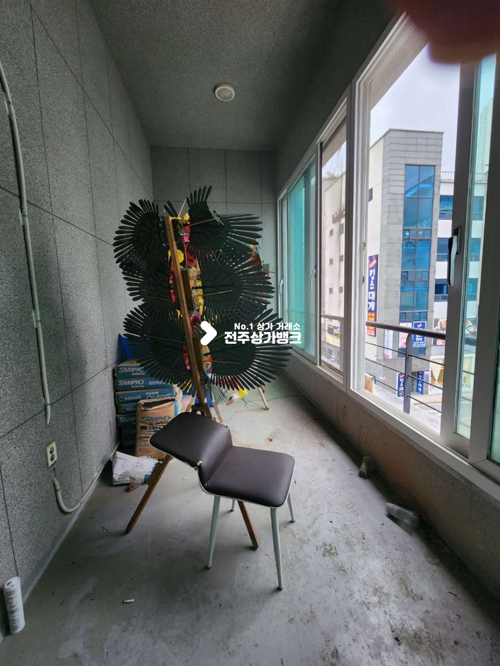전북 전주완산구 효자동3가 JY 신시가지 위치좋은 빠상가 실면적 100평의 넒고 럭셔리한 빠상가 룸 9곳 대형 주방 완비 권리금협의가능 합니다. 월세 매물번호 13297 사진 16