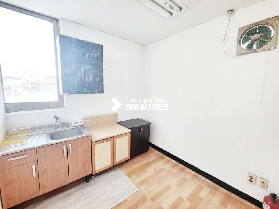 전북 전주완산구 중화산동2가 JY 중화산동2가 저렴한 월세 칸막이시설 완료됨 , 테라스까지 즉시입주 가능합니다. 월세 매물번호 13332 사진 9