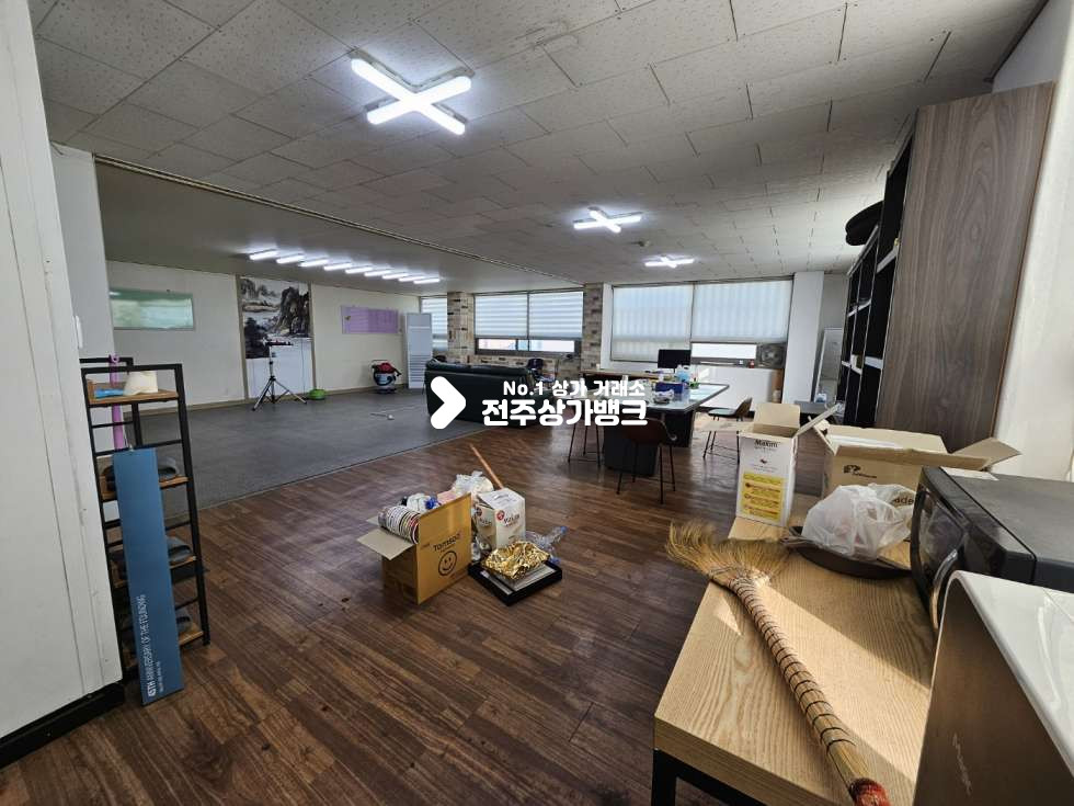 전북 전주완산구 중화산동2가 A 저렴한 사무실/교통.주변 상권편리/4층승강기 월세 매물번호 13386 사진 2