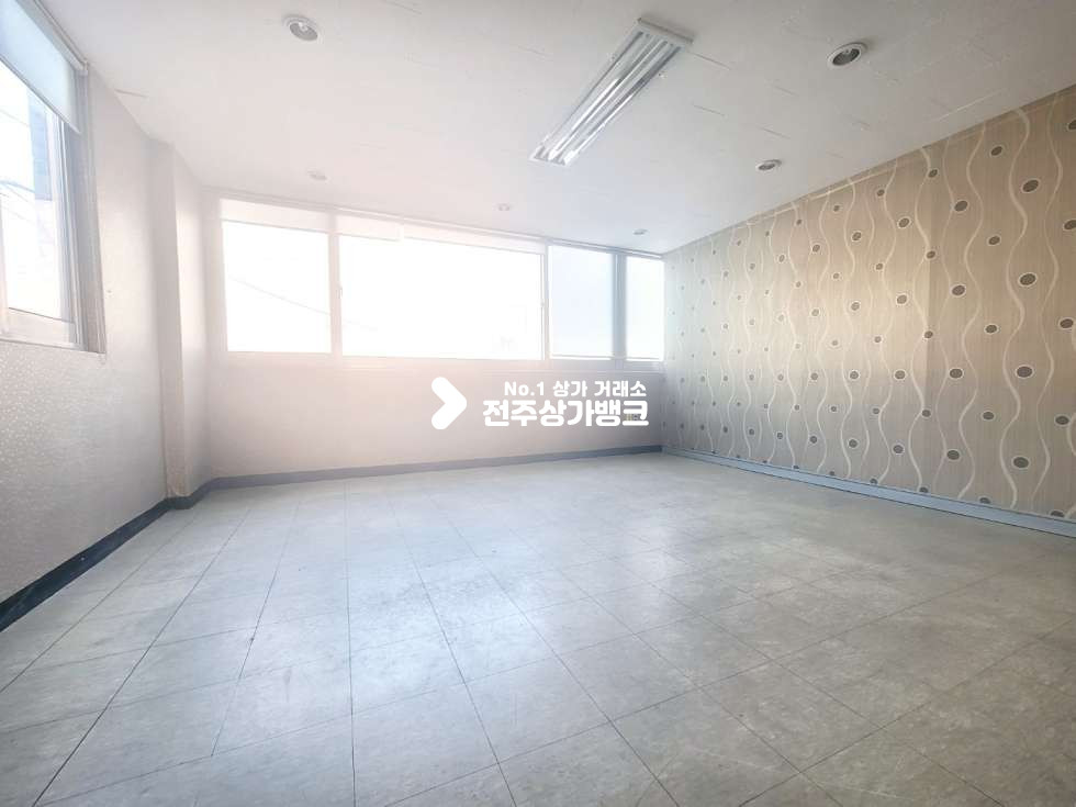 전북 전주완산구 중화산동2가 YU●사무실추천!!●3층단독 ●탕비실 ●베란다 ● 월세 매물번호 12114 사진 3