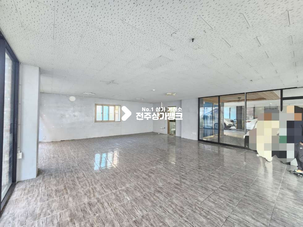 전북 전주완산구 평화동1가 YU이동인구많은번화가● 뷰티샵,사무실추천●테라스있음●즉시입주●화장실유 월세 매물번호 13308 사진 2