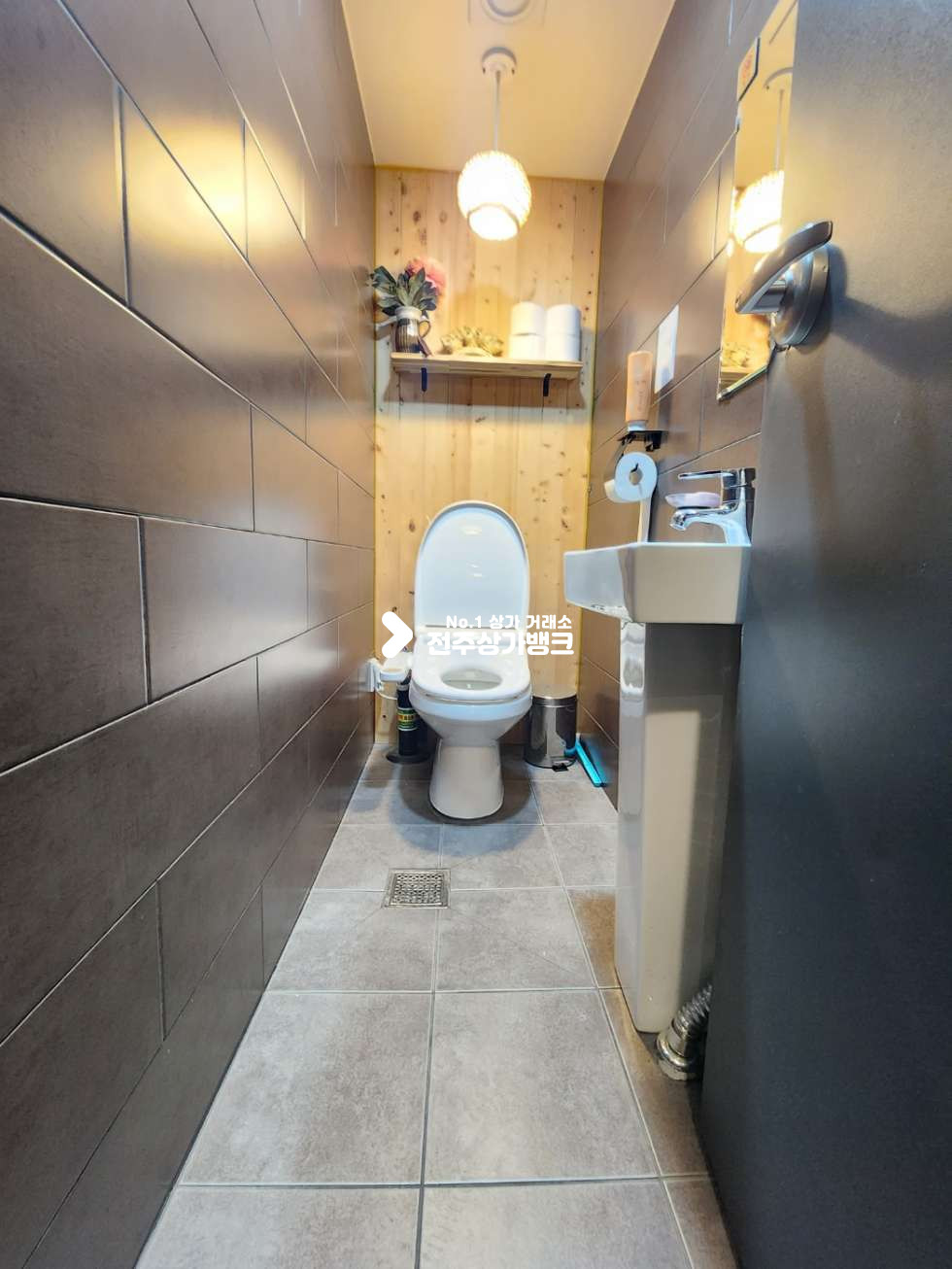 전북 전주완산구 효자동2가 JY 인테리어 잘되어있는 찻집 양도 양수 일반음식점으로도 이용가능 업종변경가능 ! 협의입주가능합니다. 월세 매물번호 13427 사진 11