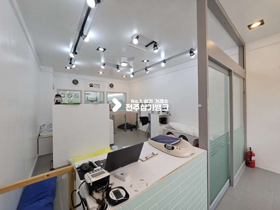 전북 전주완산구 효자동3가 A 효자동 애견샵 양수 하실분/시설 장비 일체 월세 매물번호 13430 사진 1
