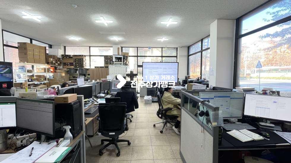 전북 전주완산구 효자동2가 JH✔효자동✔호제앞✔대로변모서리✔50평대✔베이커리,카페✔추천상가✔월세조정가능 월세 매물번호 13445 사진 11