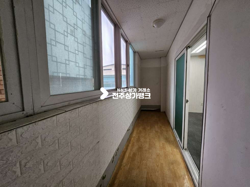 전북 전주덕진구 인후동1가 룸1개//베란다//싱크대//엘리베이터//바닥 카펫트 월세 매물번호 13458 사진 6