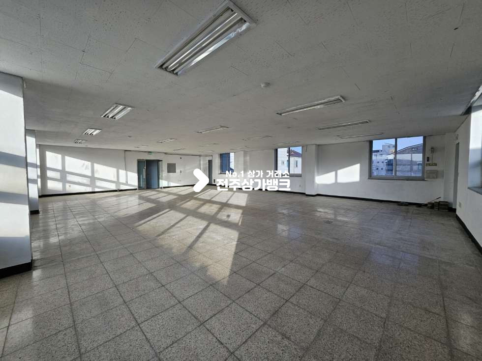 전북 전주완산구 효자동2가 신시가지 아파트상권//학원 적합// 엘리베이터//베란다 월세 매물번호 13467 사진 3