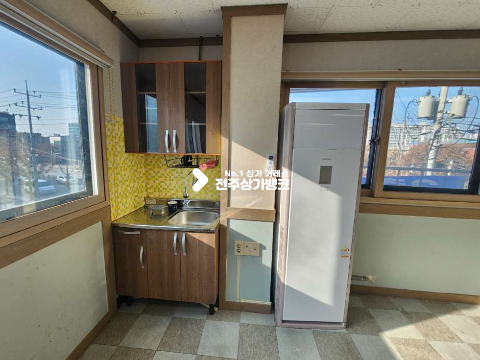 전북 전주완산구 효자동2가 JY 저렴한 월세 천장,바닥깔끔 에어컨 옵션으로 있는 사무실 임대 25평형 즉시입주가능 월세 매물번호 13497 사진 7