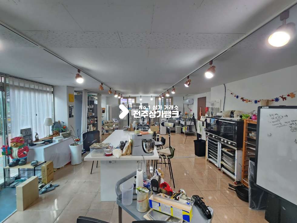 전북 전주완산구 효자동3가 JY 문학초근처 내부상태깔끔 천정,바닥 완비 협의입주 가능합니다. 월세 매물번호 13498 사진 2