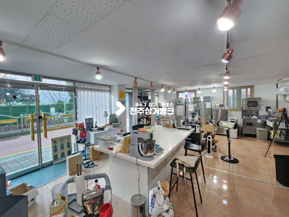 전북 전주완산구 효자동3가 JY 문학초근처 내부상태깔끔 천정,바닥 완비 협의입주 가능합니다. 월세 매물번호 13498 사진 3