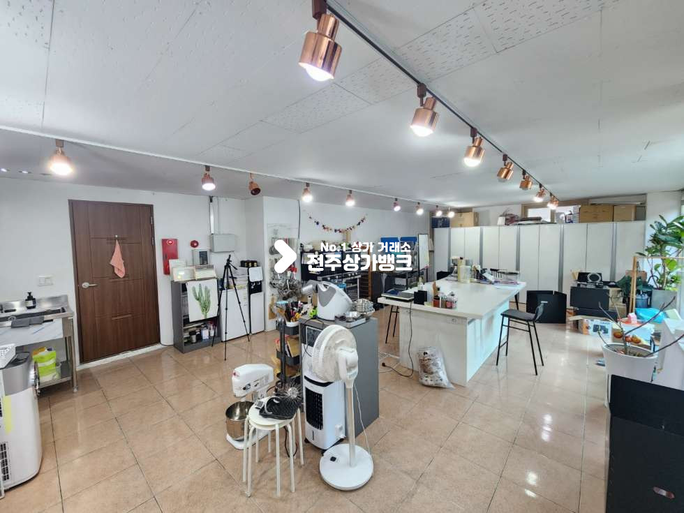 전북 전주완산구 효자동3가 JY 문학초근처 내부상태깔끔 천정,바닥 완비 협의입주 가능합니다. 월세 매물번호 13498 사진 6