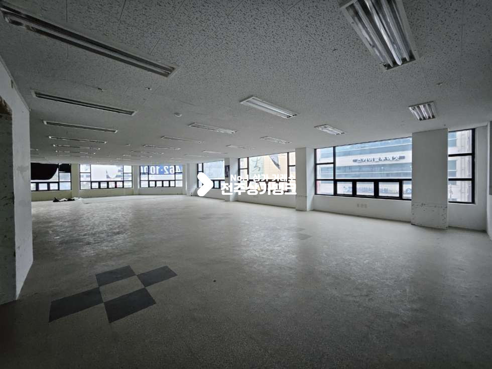 전북 전주완산구 효자동2가 신시 롯데마트 옆 사거리 코너 넓은 3층 월세 매물번호 13516 사진 1