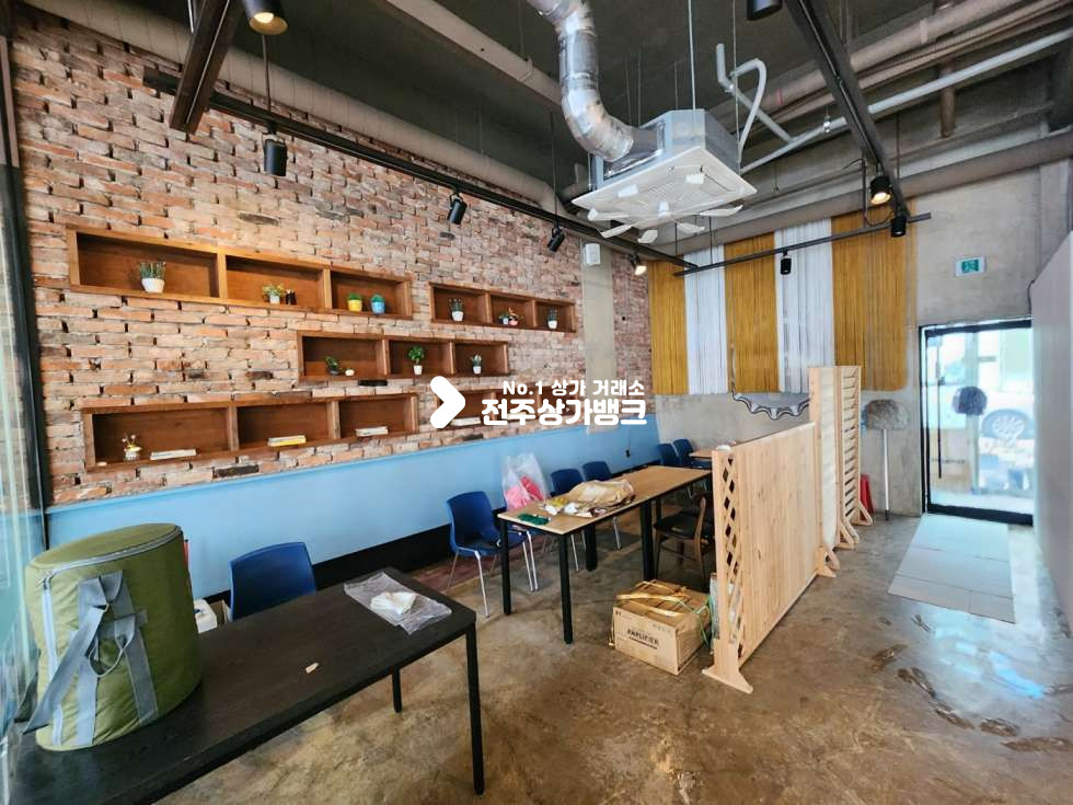 전북 전주완산구 효자동2가 JY 무권리금 시설 잘되어있으며 가맥,선술집,카페 강력 추천 56평형 즉시입주가능 월세 매물번호 13542 사진 9