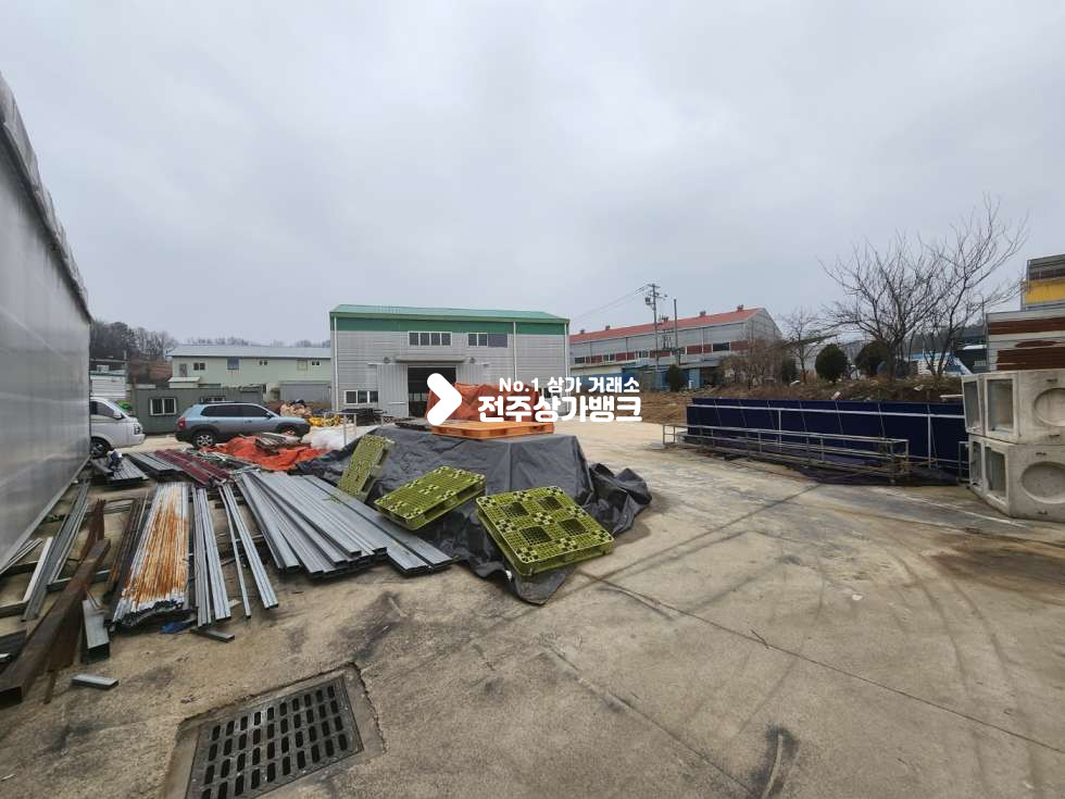 전북 전주덕진구 산정동 JY 산정동 제조가능한 창고 임대 1동 90평 2동 50평 대지 900평의 넒은 곳 가격조정도 가능 협의입주가능합니다. 월세 매물번호 13591 사진 7