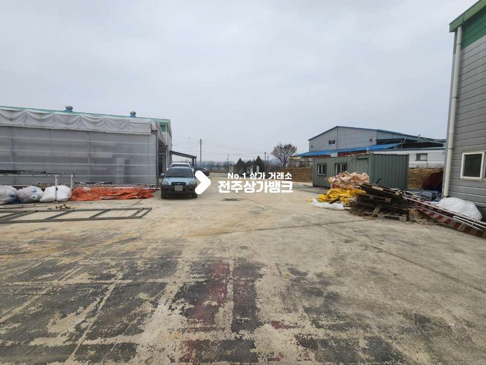 전북 전주덕진구 산정동 JY 산정동 제조가능한 창고 임대 1동 90평 2동 50평 대지 900평의 넒은 곳 가격조정도 가능 협의입주가능합니다. 월세 매물번호 13591 사진 8