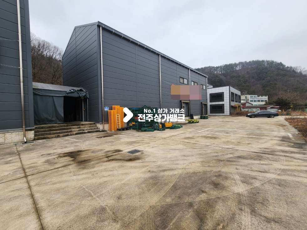전북 전주완산구 색장동 JY 상관IC 와 가까운 3동 창고 임대 개별 창고임대도 가능 / 1동(창고동),2동(냉장창고),3동(사무동) / 즉시입주 가능 월세 매물번호 13592 사진 2