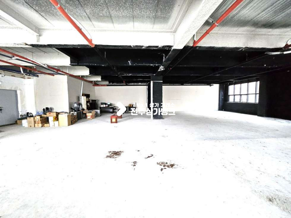 전북 전주완산구 삼천동1가 삼천동 최고상권 도로 2층 코너//3면 노출 월세 매물번호 13510 사진 5