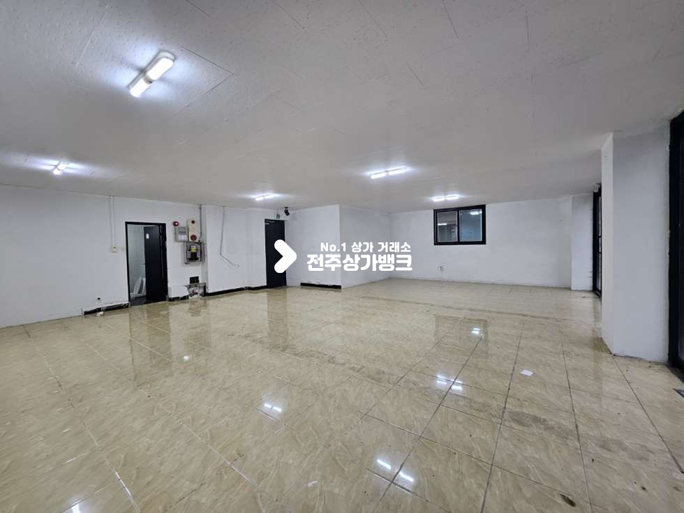 전북 전주완산구 효자동3가 A 홍산초 인근 도로변1층/상태 깨끗/내부화장실/바닥시설 양호 월세 매물번호 13401 사진 4