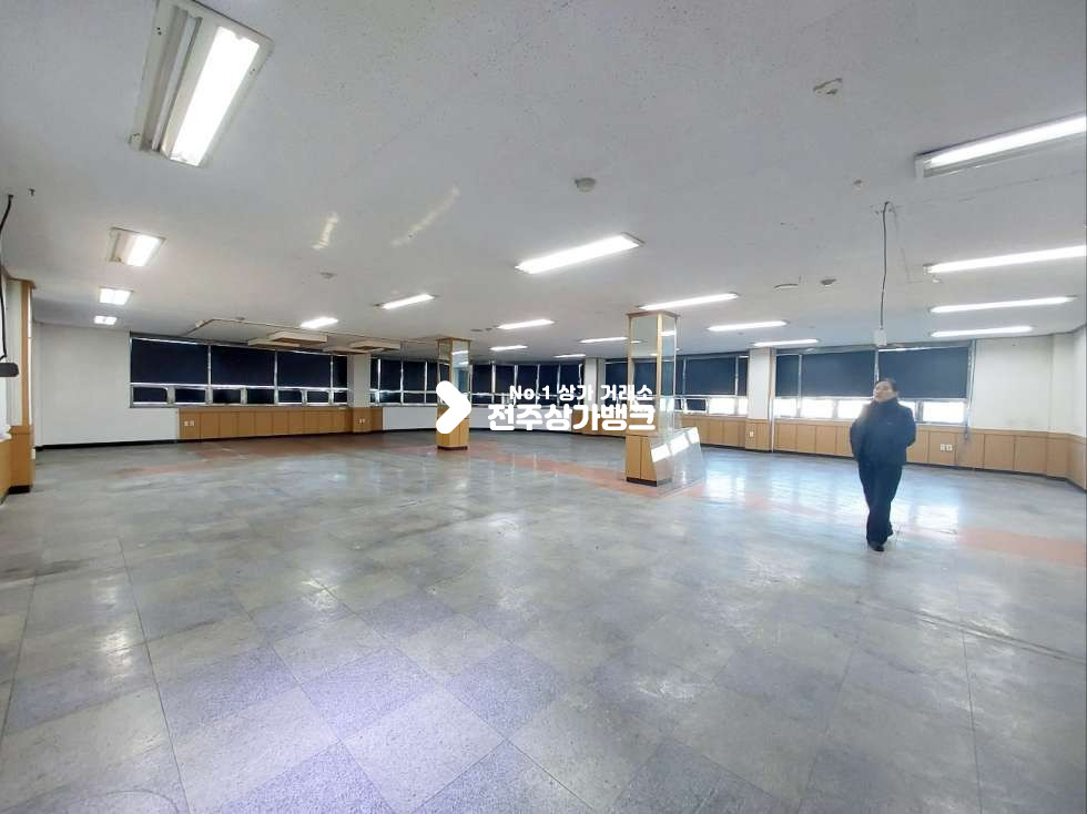 전북 전주완산구 중화산동2가 KB♠중화산동백제로메인도로♠4층80♠학원.휘트니스,사무실. 추천 월세 매물번호 13603 사진 2