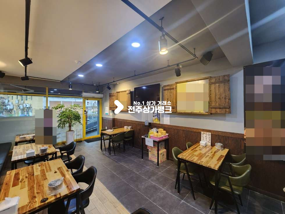 전북 전주완산구 효자동1가 JY 매출 매우 잘나오는 치킨집 양도 양수 & 전주 판매 우수매장 주위 아파트 인접한곳 협의입주가능합니다. 월세 매물번호 13616 사진 6