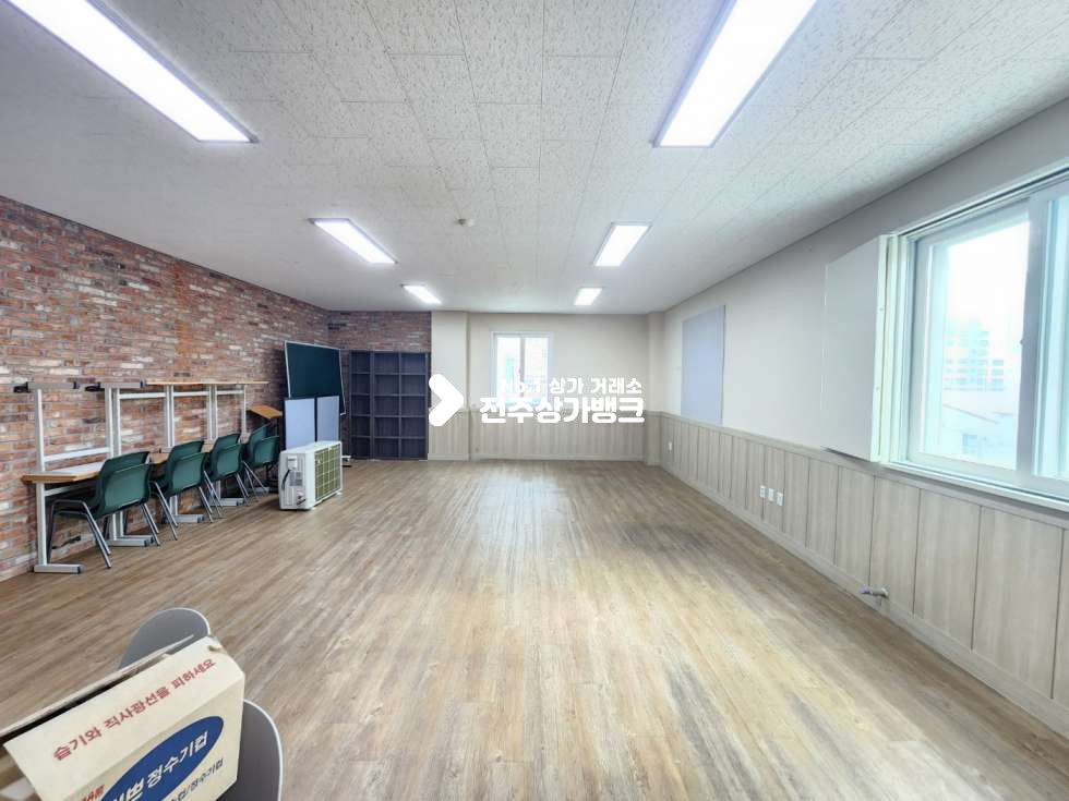 전북 전주완산구 효자동2가 ★S효자동 2층 인테리어 완비 사무실,학원등등 추천★ 월세 매물번호 13656 사진 1