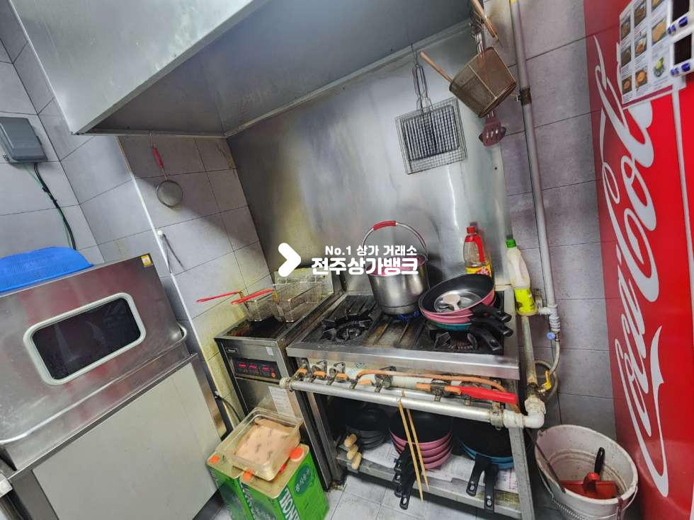 전북 전주완산구 효자동1가 JY 삼천동 먹자골목 입지가 좋아 매 출좋은 프렌차이즈 치킨집 양도양수 즉시입주가능합니다. 월세 매물번호 13675 사진 17