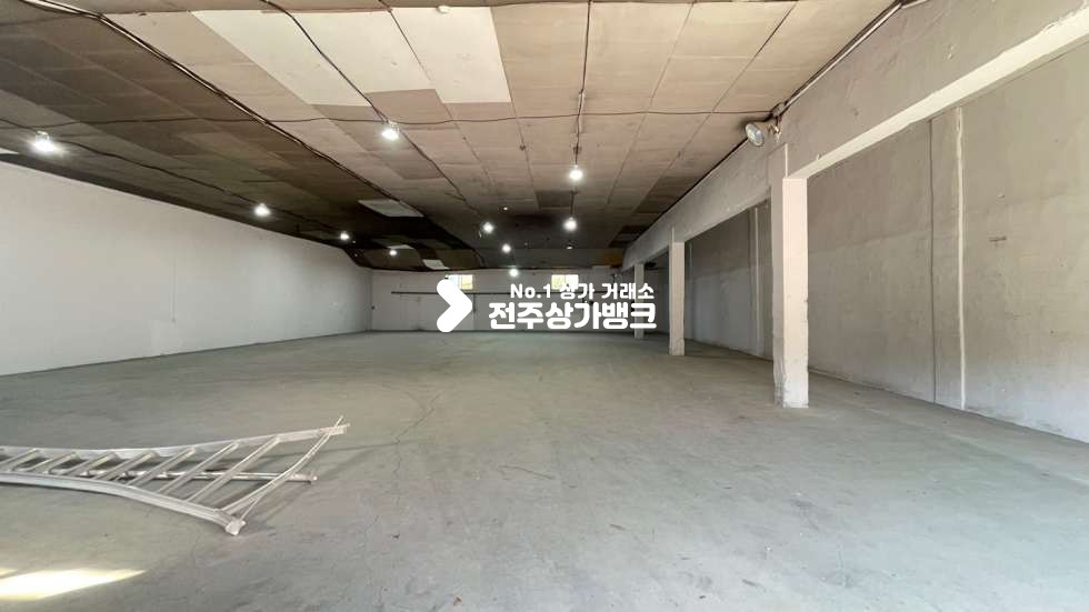전북 전주덕진구 팔복동1가 JH✅팔복동✅150평✅지게차,1톤차량출입가능한✅공장,창고✅적극추천~ 월세 매물번호 13694 사진 2