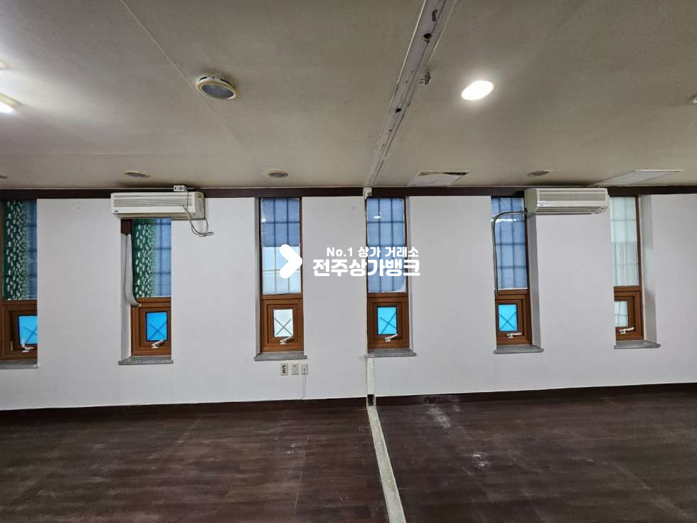 전북 전주덕진구 우아동2가 초저가 매물//에어컨옵션//내부화장실//별도 룸1개 월세 매물번호 13454 사진 2
