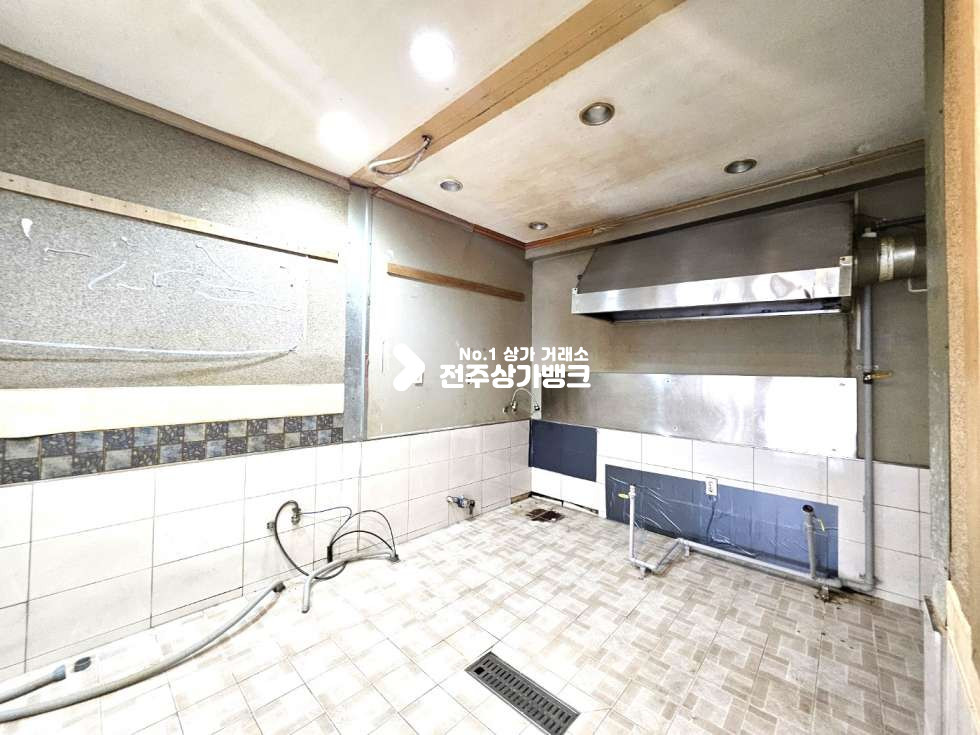 전북 전주덕진구 인후동1가 아중리 //전용주차1대//20평//주방설비//후드//내부화장실 월세 매물번호 13695 사진 8