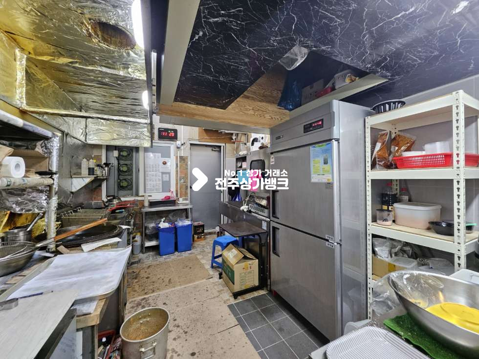 전북 전주완산구 평화동2가 평화동 메인 상권 성업중인 치킨집 양도합니다. 월세 매물번호 13568 사진 4