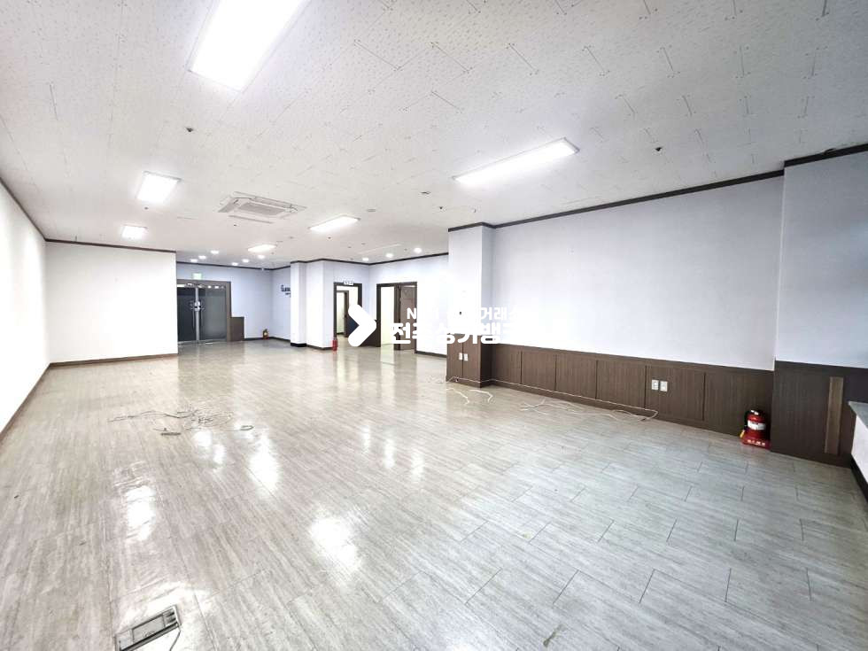 전북 전주완산구 효자동2가 신시가지 룸8개 방마다 에어컨 설치된 대형 사무실 월세 매물번호 13556 사진 4