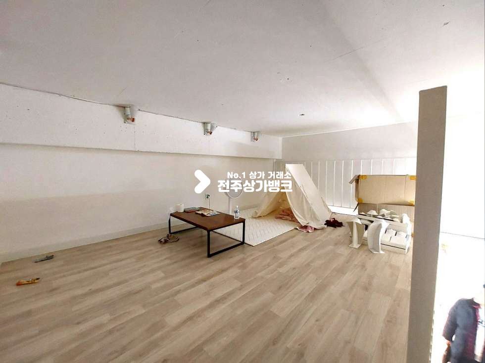 전북 전주덕진구 호성동1가 내부 외부 올 인테리어//복층 별실 있음//아까운시설 월세 매물번호 13551 사진 6