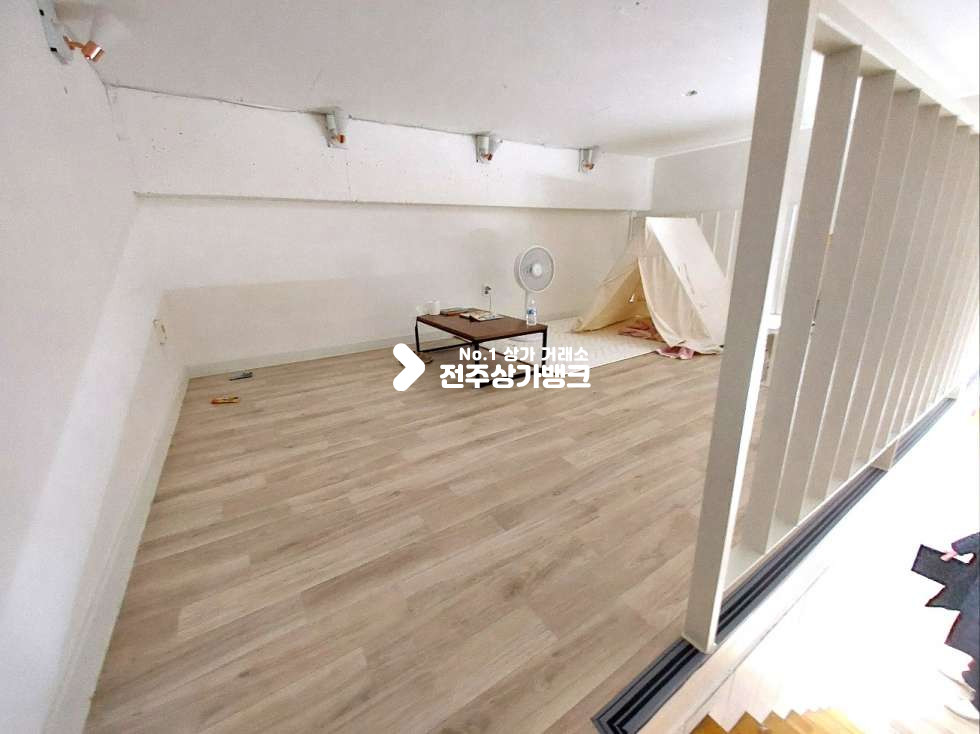 전북 전주덕진구 호성동1가 내부 외부 올 인테리어//복층 별실 있음//아까운시설 월세 매물번호 13551 사진 7