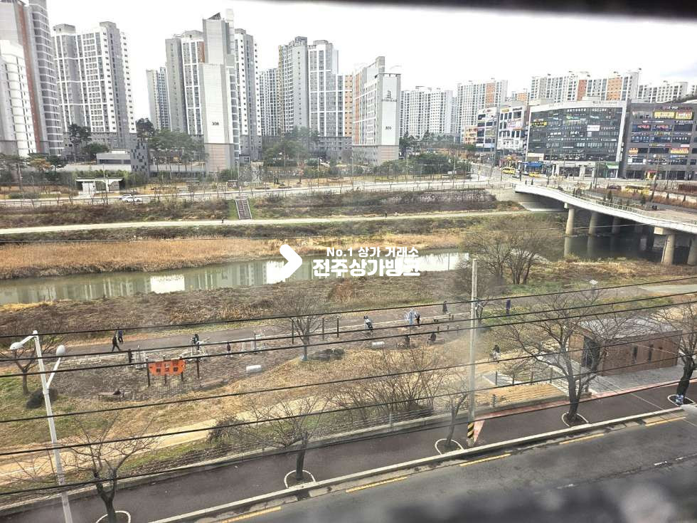전북 전주완산구 삼천동1가 삼천천이 보이는 2층 신축 상가 월세 매물번호 13524 사진 6