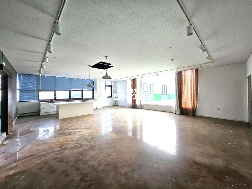 전북 전주완산구 삼천동1가 삼천동 테라스 면적만 60평 보너스 월세 매물번호 13512 사진 1